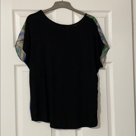 Funky light and flowy blouse - Picture 5 of 5